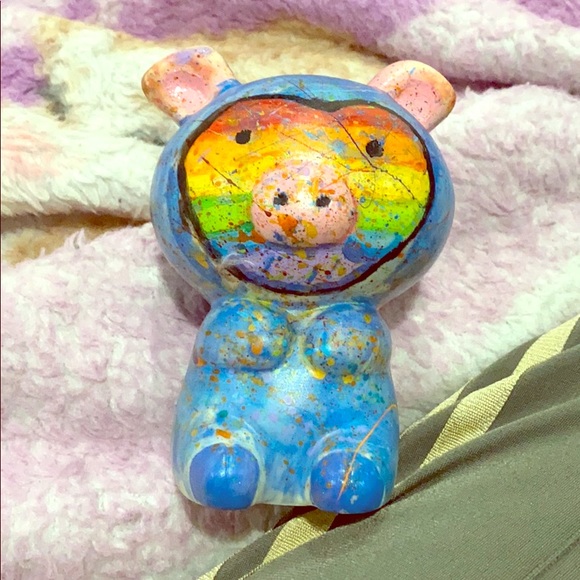 It’s a piggy bank but it is rainbow - Picture 1 of 3